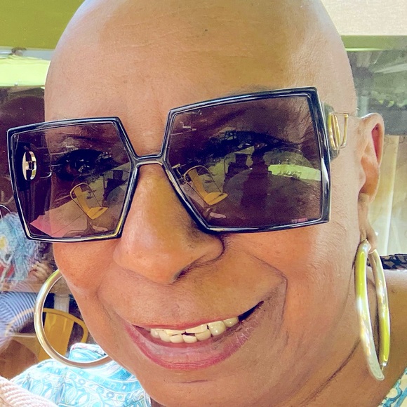 Meet your Posher, Dorothy - Picture 1 of 1